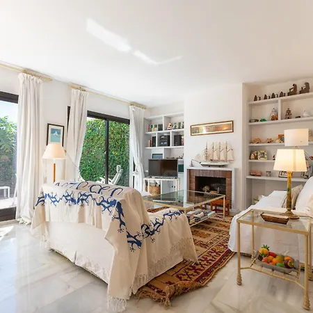 Casa Con Encanto A 100m De La Playa En Marbella